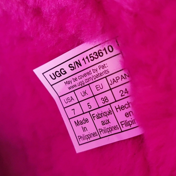 UGG Classic Short Iridescent Boot - Picture 7 of 9